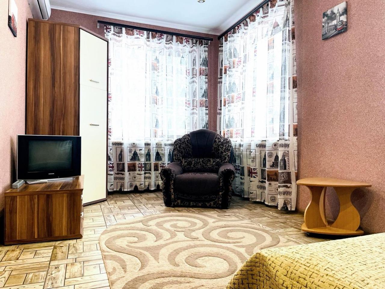 Апартаменты В Центре Кривого Рога Krivoy Rog Luaran gambar